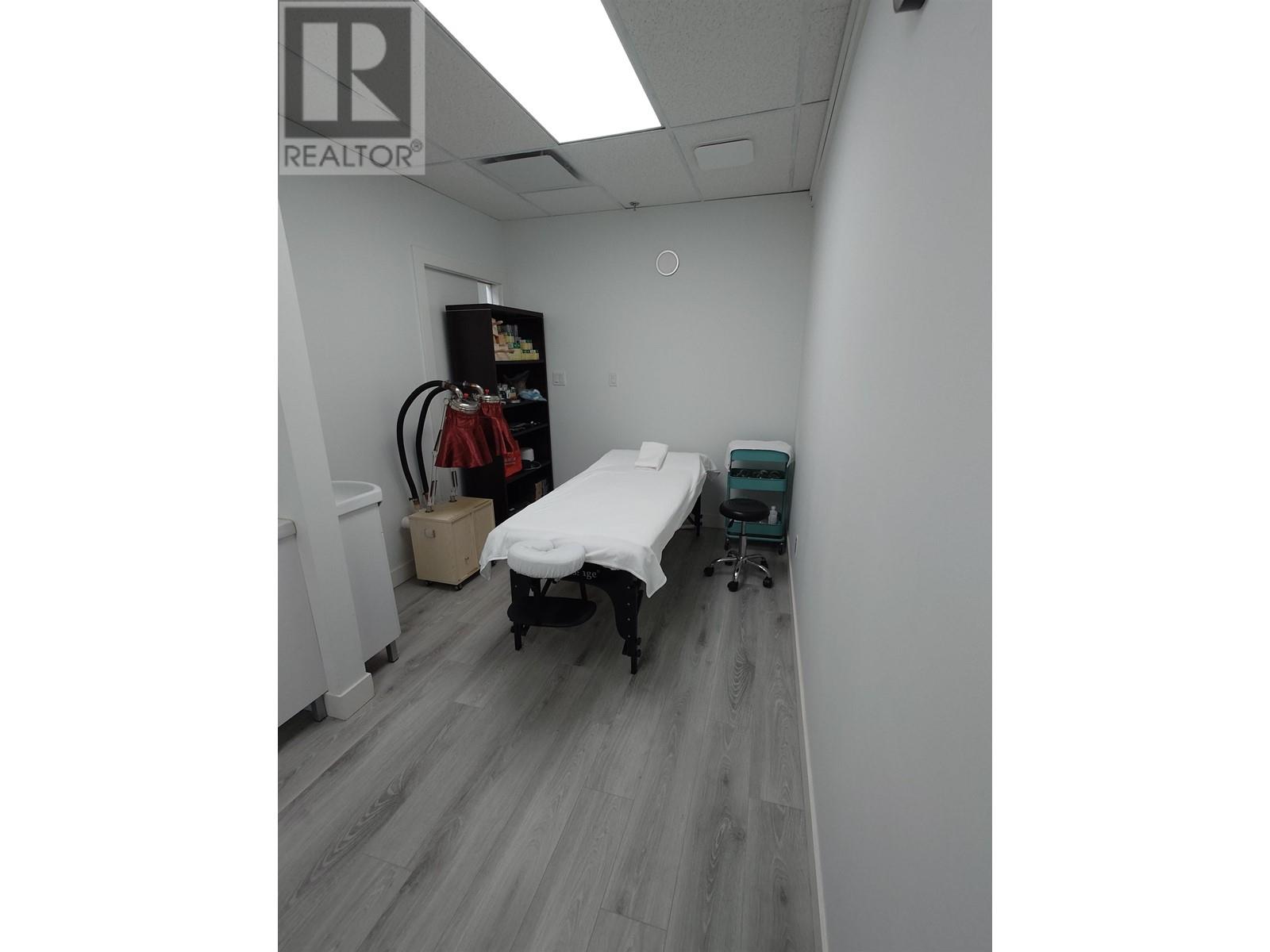 Photo 7 of 2487 Kingsway Way, Vancouver BC