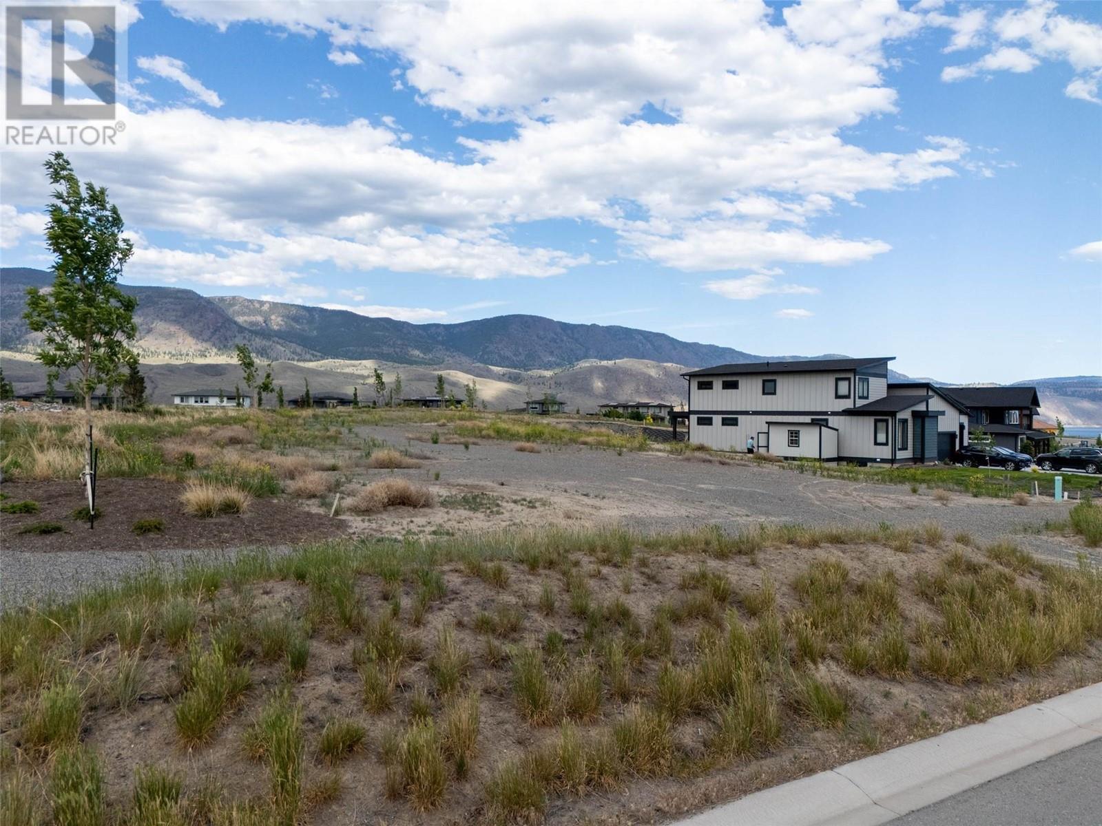 Photo 2 of 373 Rue Cheval Noir, Kamloops BC