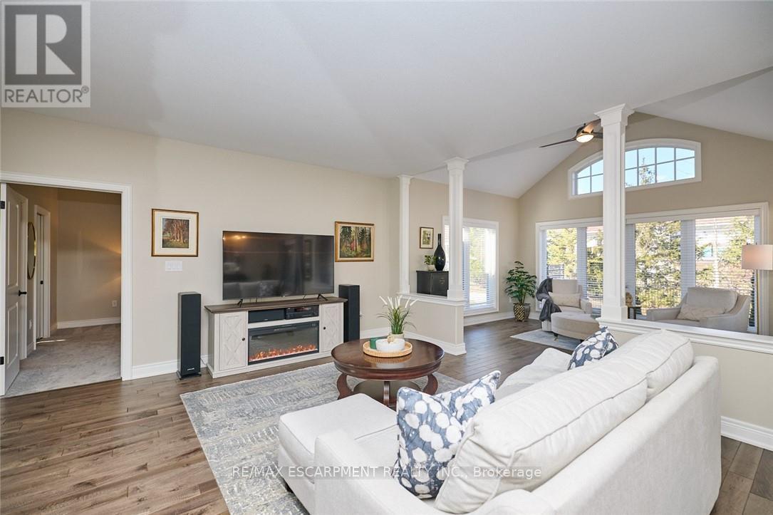 Photo 16 of 33 Butlers Drive S, Fort Erie ON