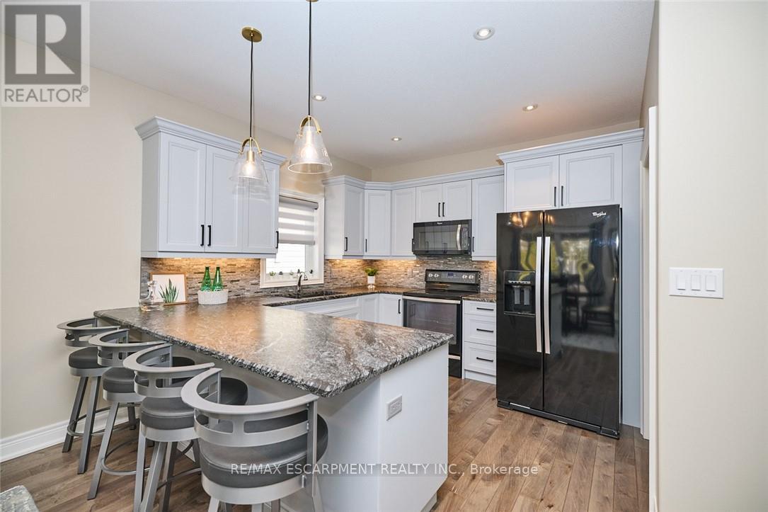 Photo 23 of 33 Butlers Drive S, Fort Erie ON