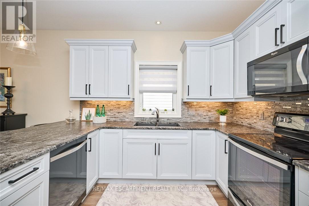 Photo 25 of 33 Butlers Drive S, Fort Erie ON