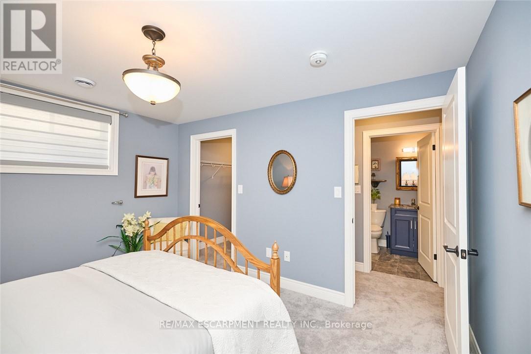 Photo 34 of 33 Butlers Drive S, Fort Erie ON