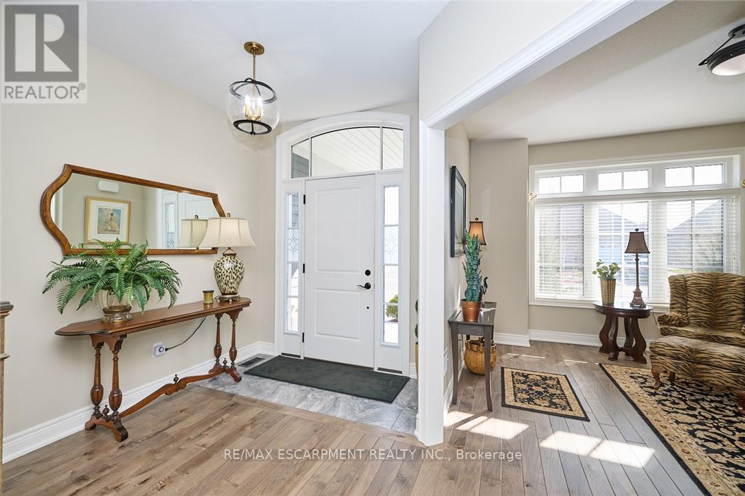 Photo 5 of 33 Butlers Drive S, Fort Erie ON