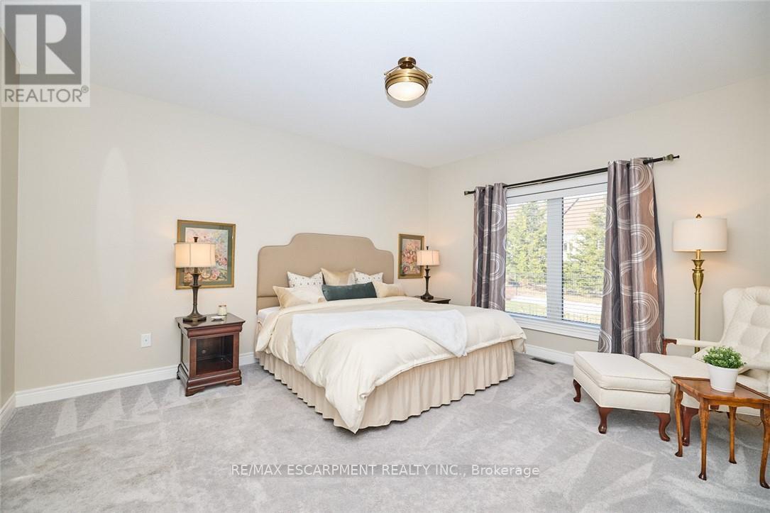 Photo 7 of 33 Butlers Drive S, Fort Erie ON