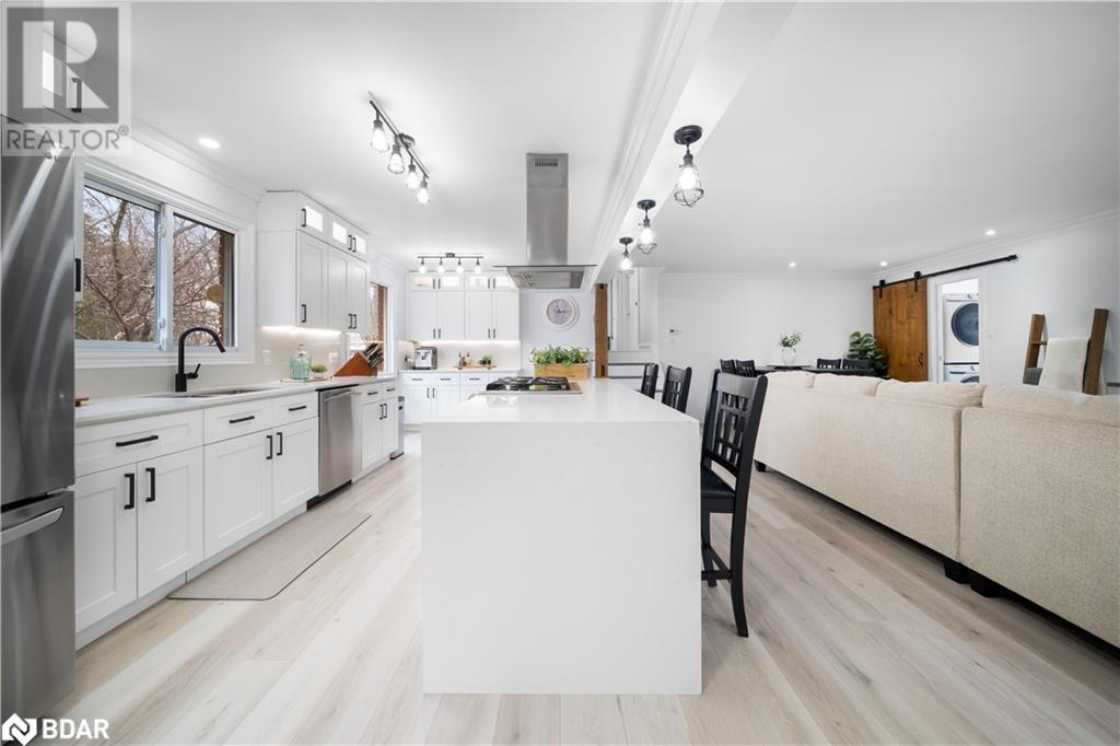 Photo 4 of 2035 Craig Road, Innisfil ON