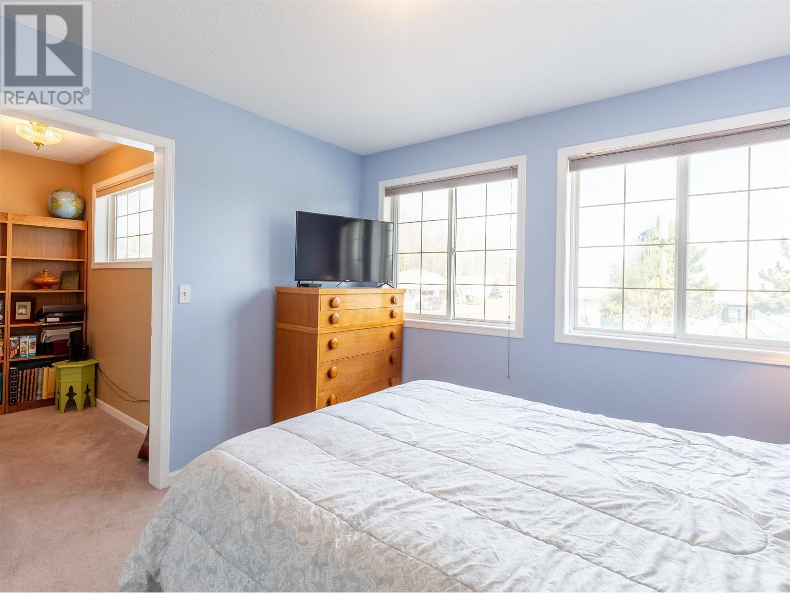 4237 ASTLAIS Place, Smithers