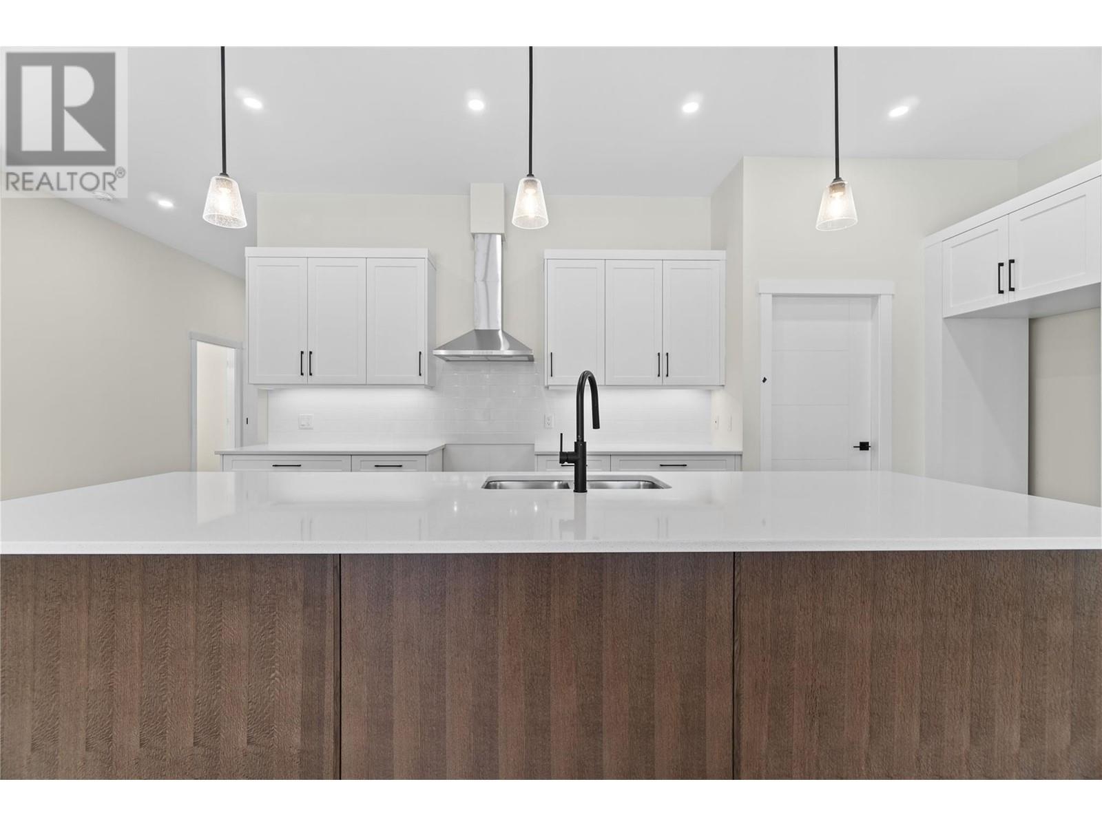 231 20 Street NE Unit# 16, Salmon Arm