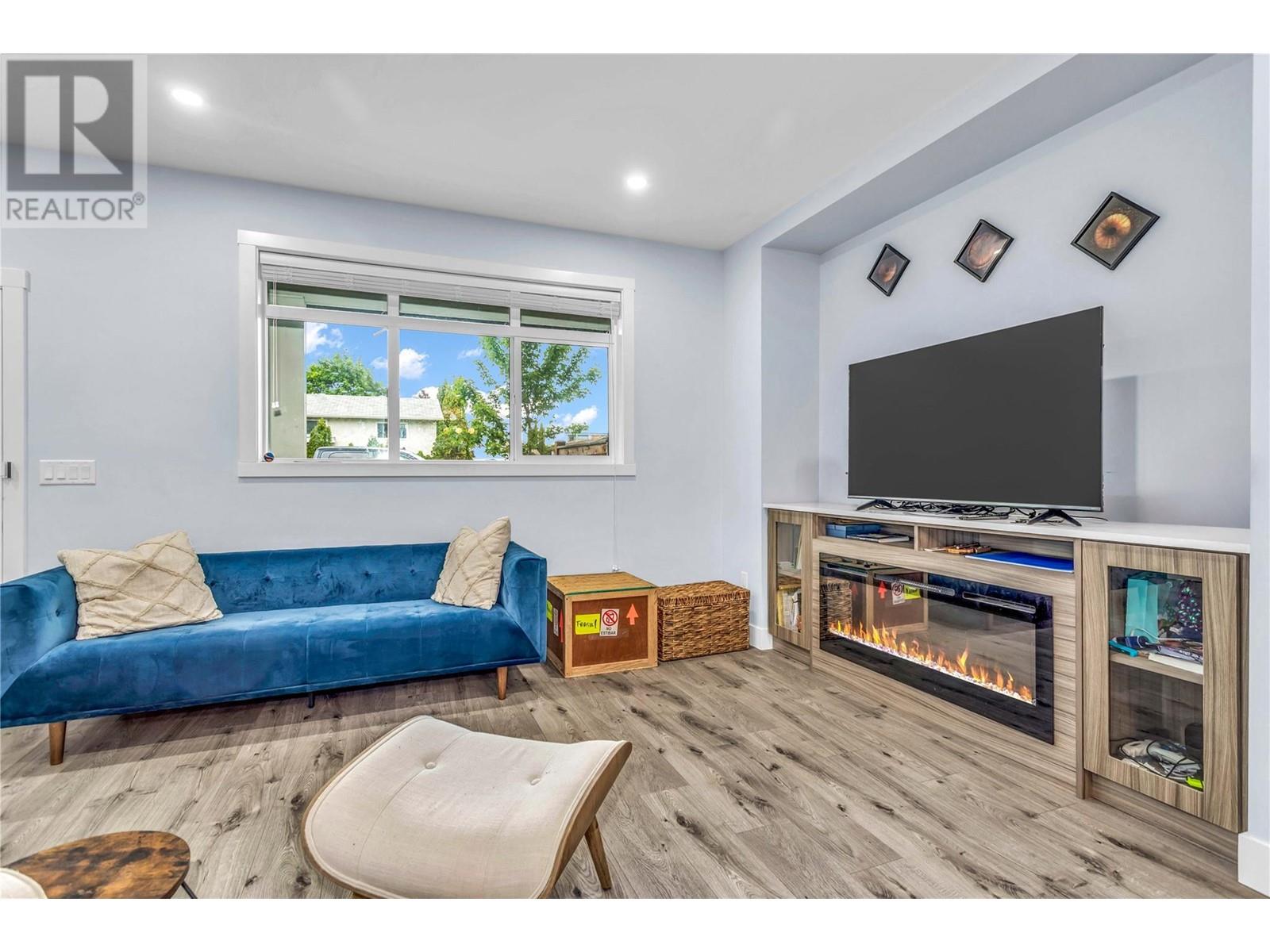 1 782 Coopland Crescent, Kelowna