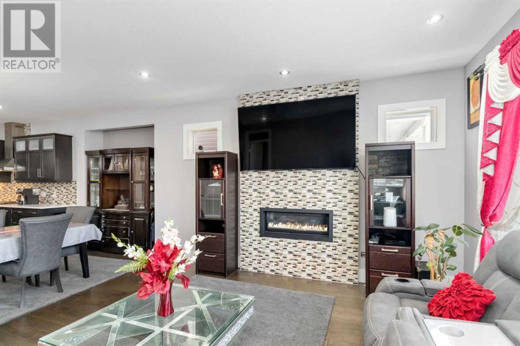 Photo 5 of 173 Ward Crescent, Fort Mcmurray AB