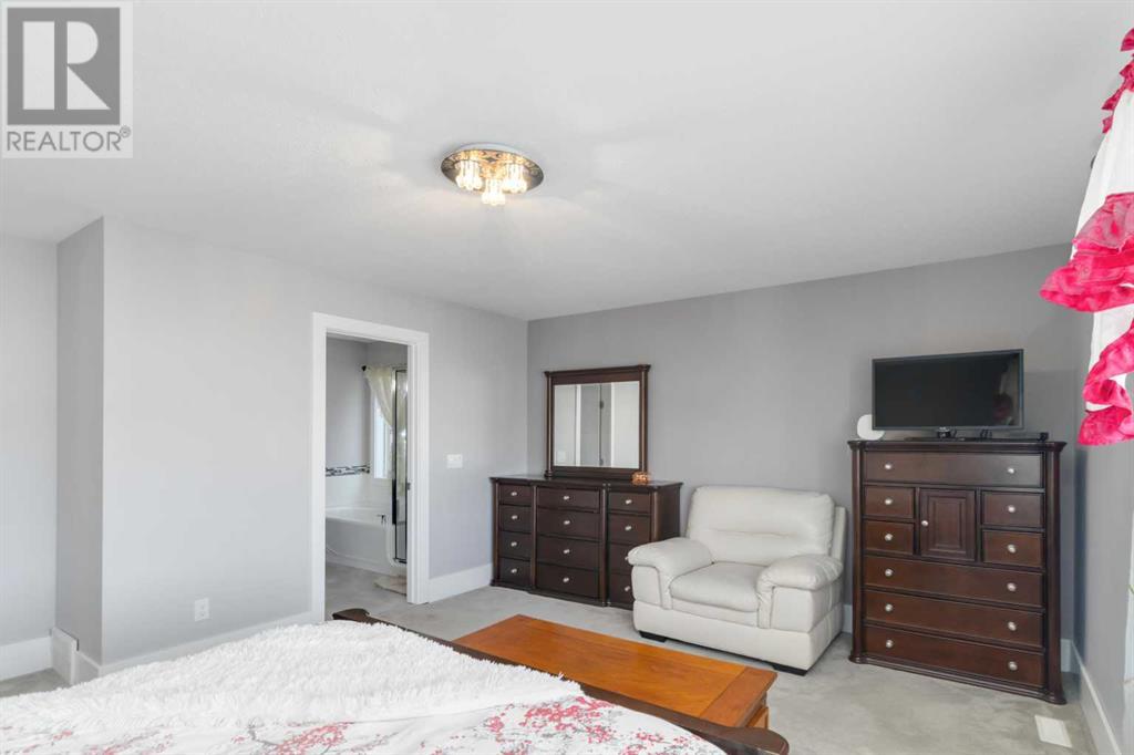 Photo 22 of 173 Ward Crescent, Fort Mcmurray AB