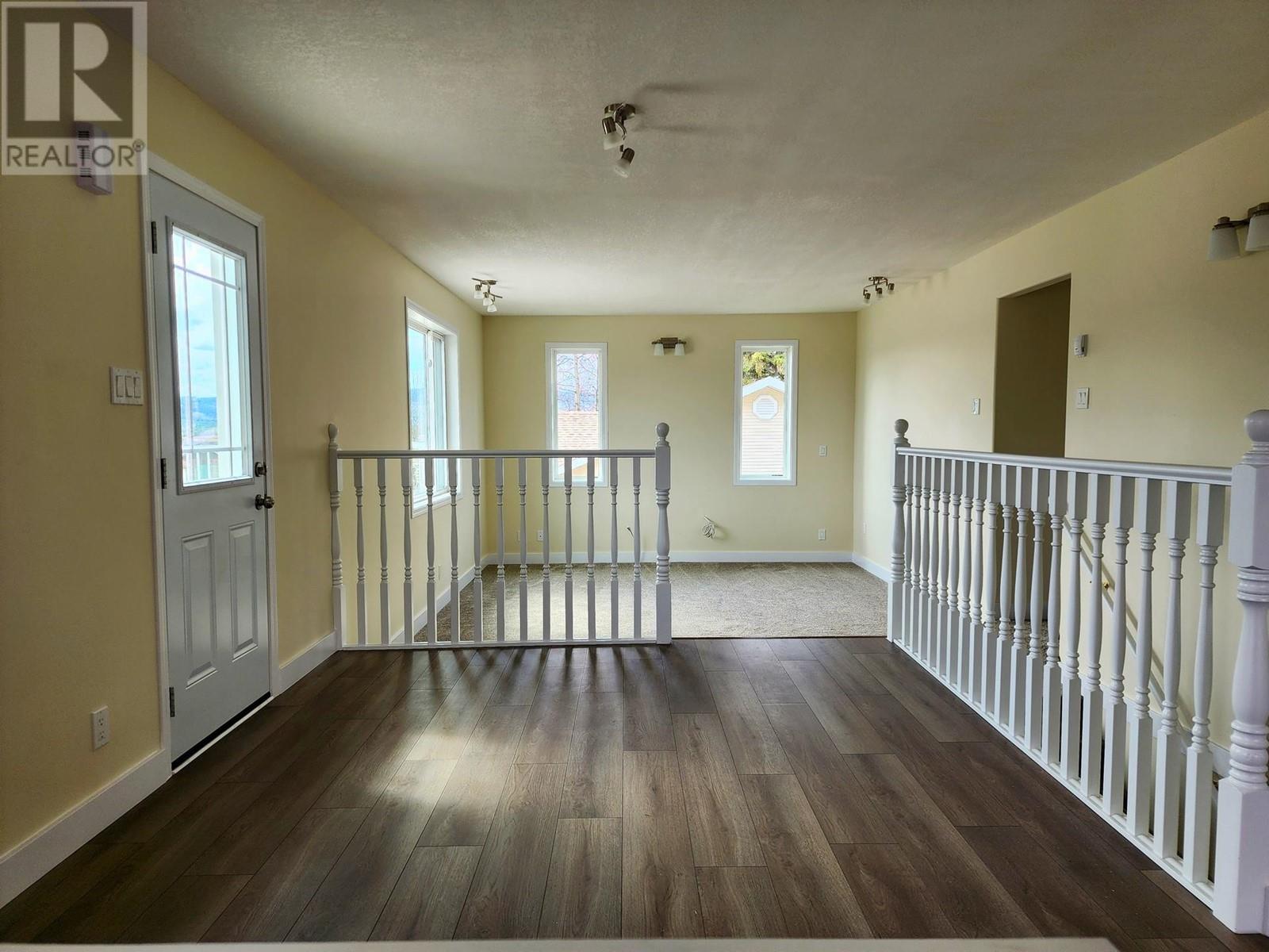 555 9TH AVENUE, Burns Lake