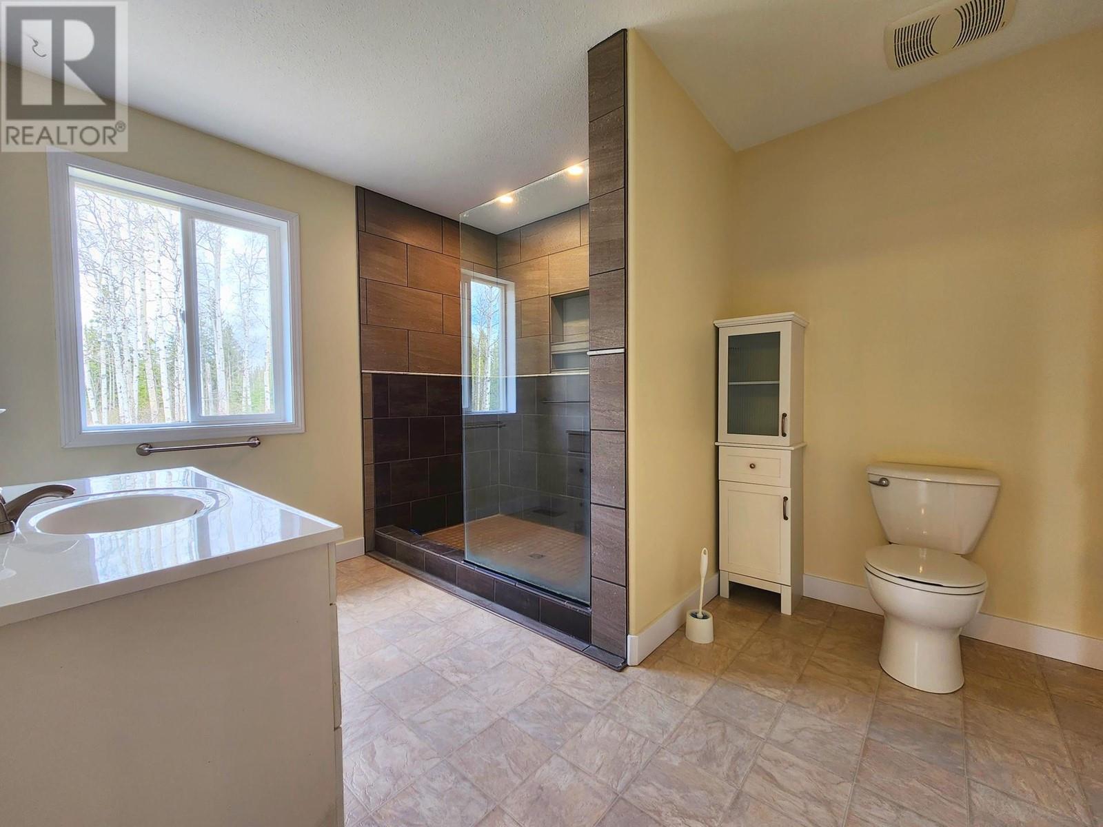 555 9TH AVENUE, Burns Lake