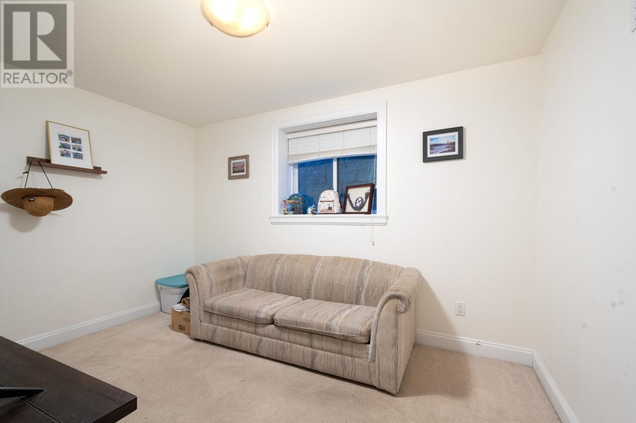 336 W 17TH STREET, North Vancouver