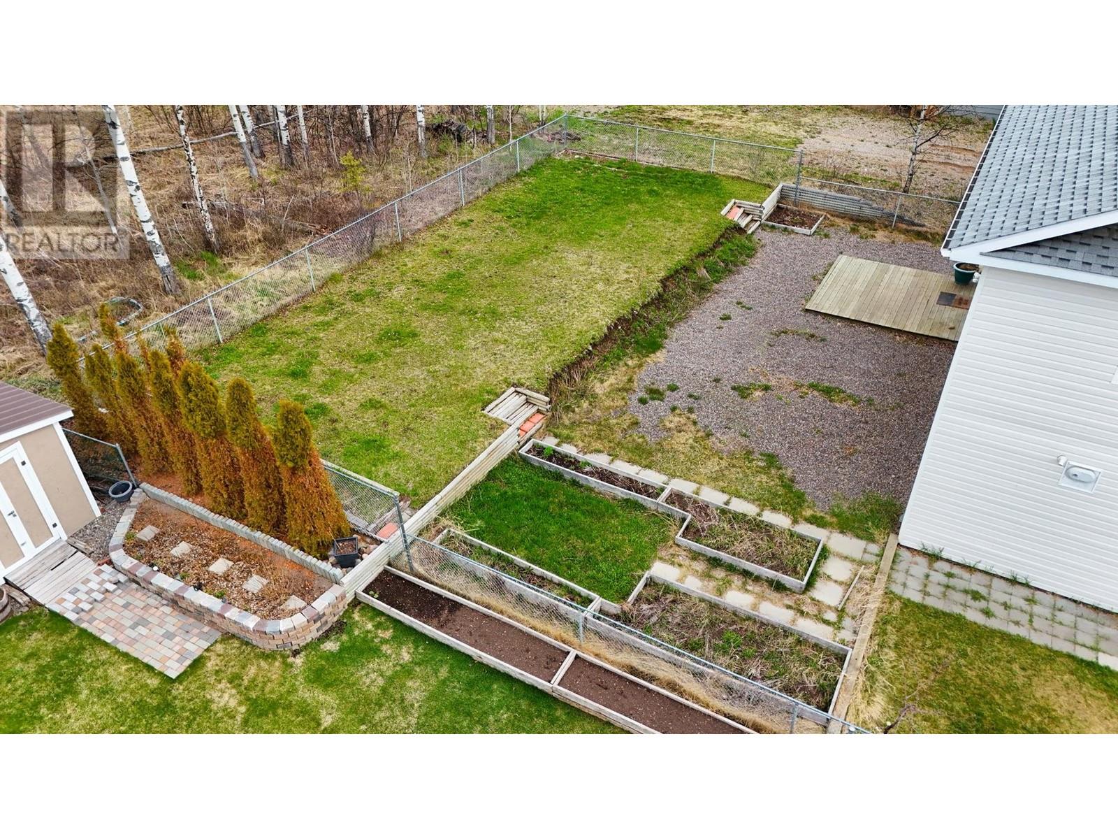 555 9TH AVENUE, Burns Lake