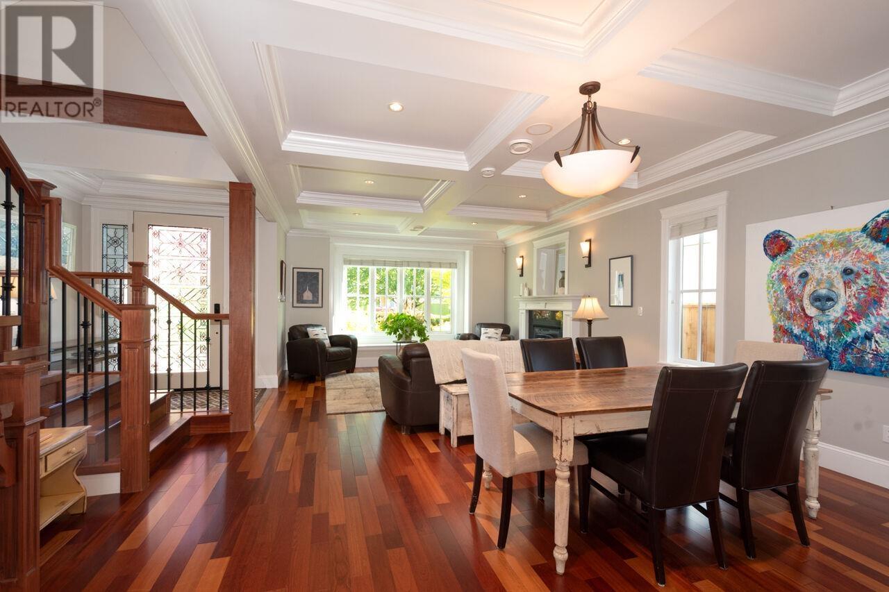336 W 17TH STREET, North Vancouver