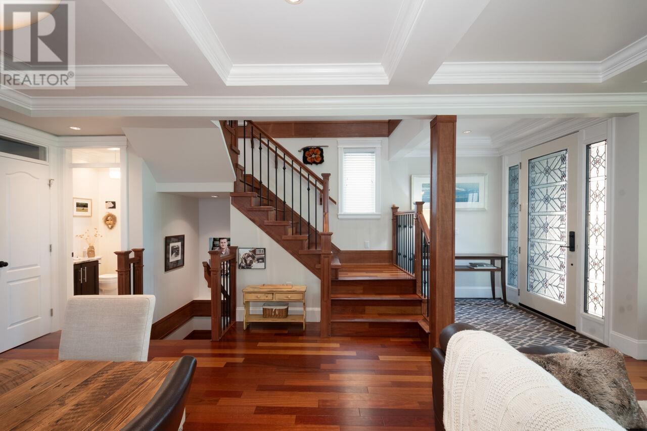 336 W 17TH STREET, North Vancouver