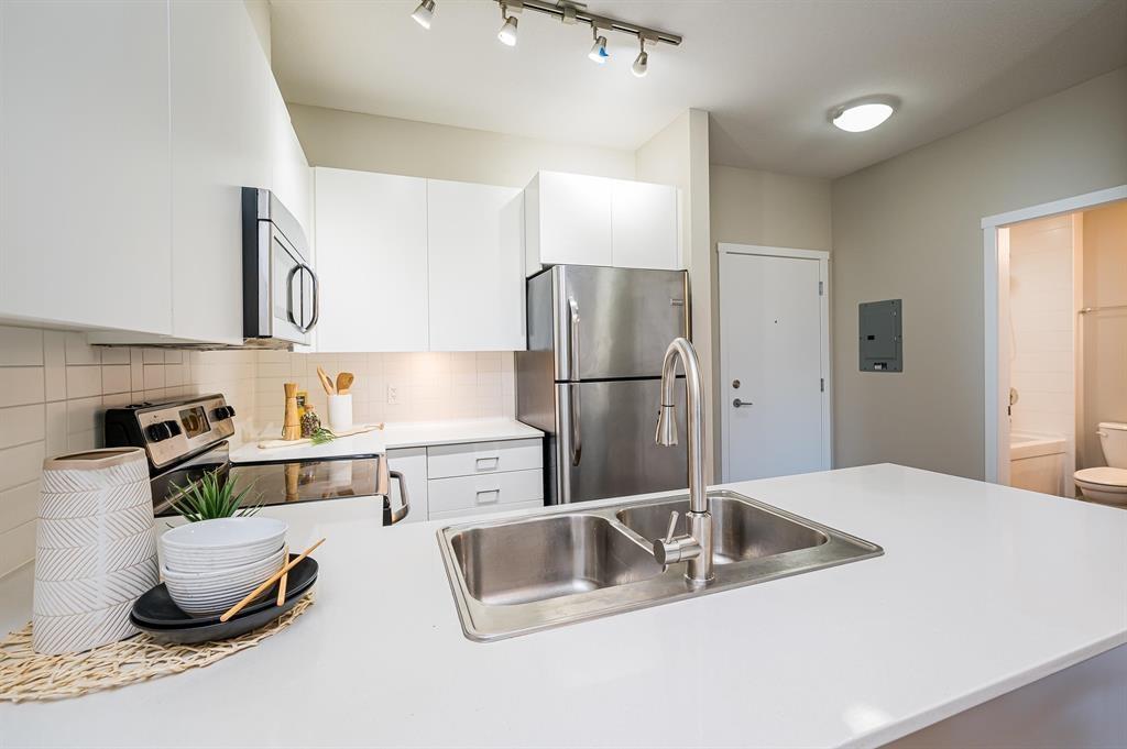 Photo 8 of 302 20460 Douglas Crescent, Langley BC