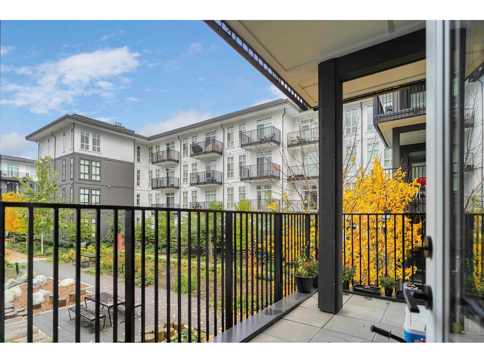 Photo 24 of 202 13929 105 Boulevard, Surrey BC
