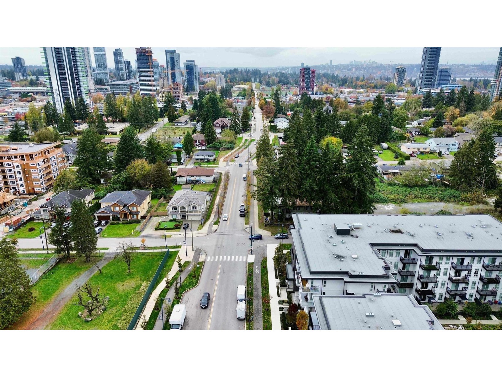 Photo 37 of 202 13929 105 Boulevard, Surrey BC