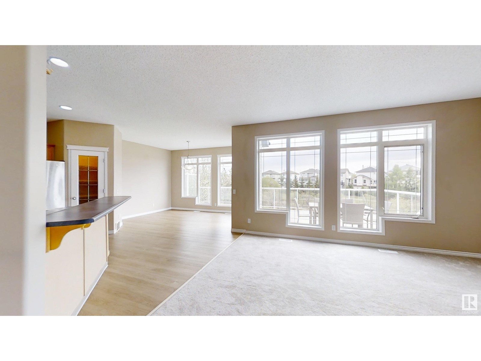 Photo 11 of 8403 5 Av Sw, Edmonton AB