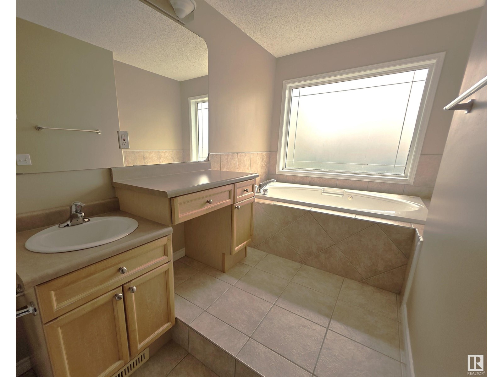 Photo 36 of 8403 5 Av Sw, Edmonton AB