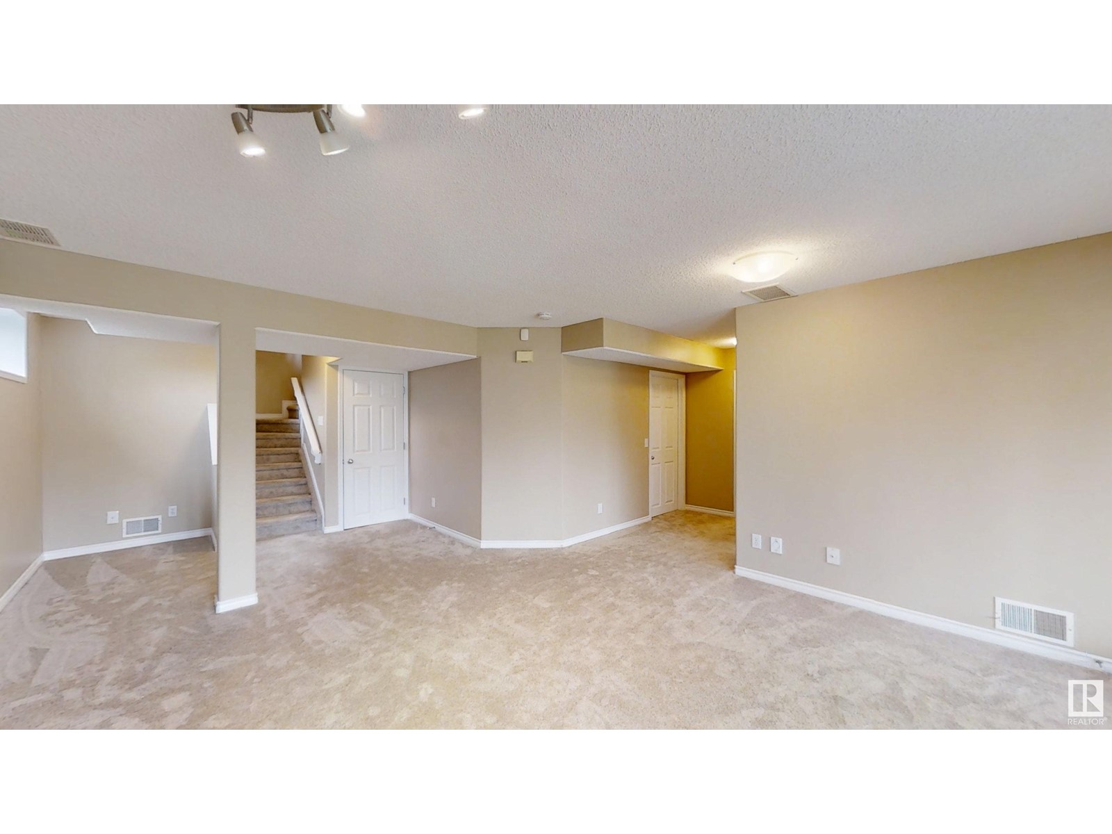 Photo 46 of 8403 5 Av Sw, Edmonton AB