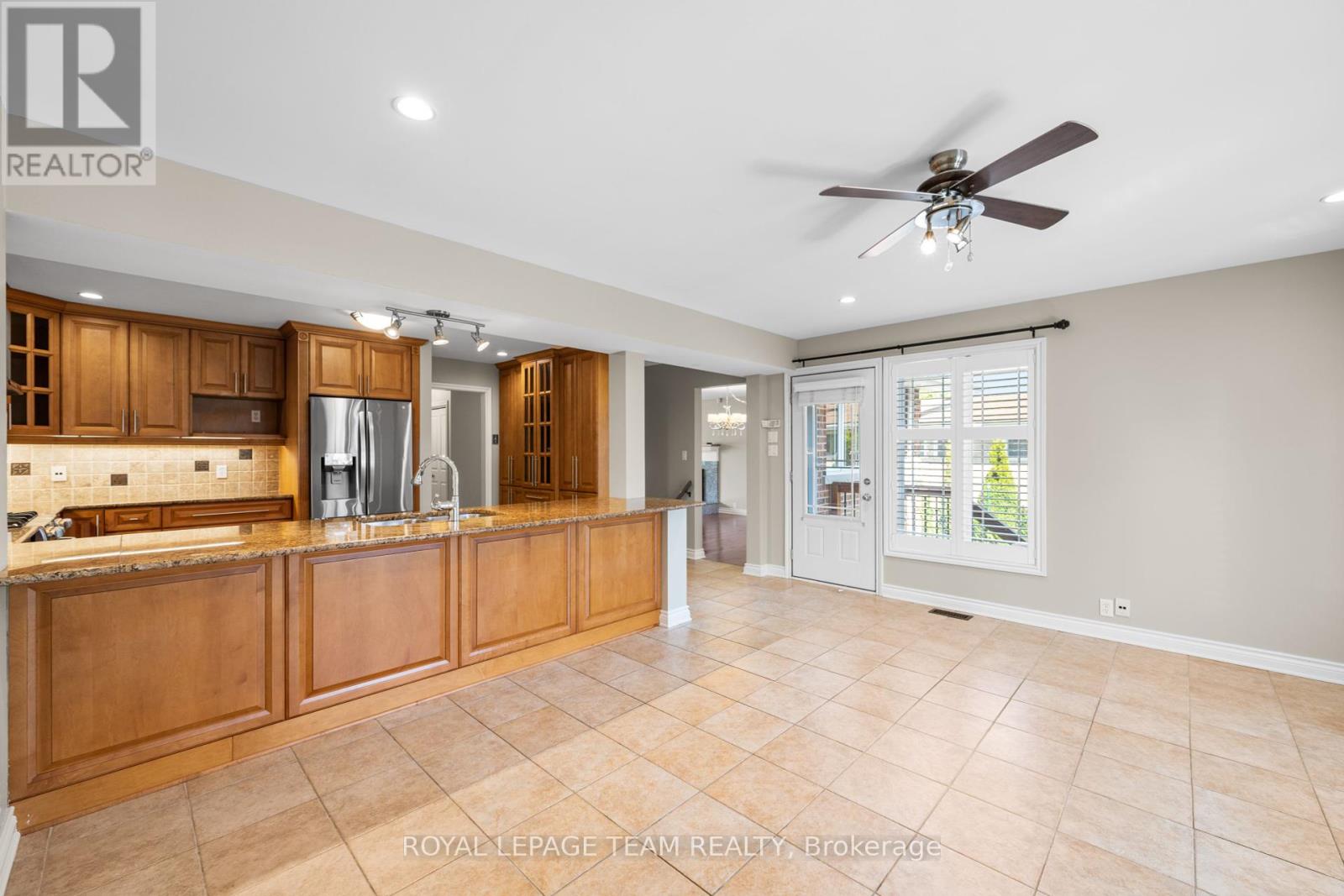 Photo 4 of 3 Millbrook Crescent, Ottawa ON