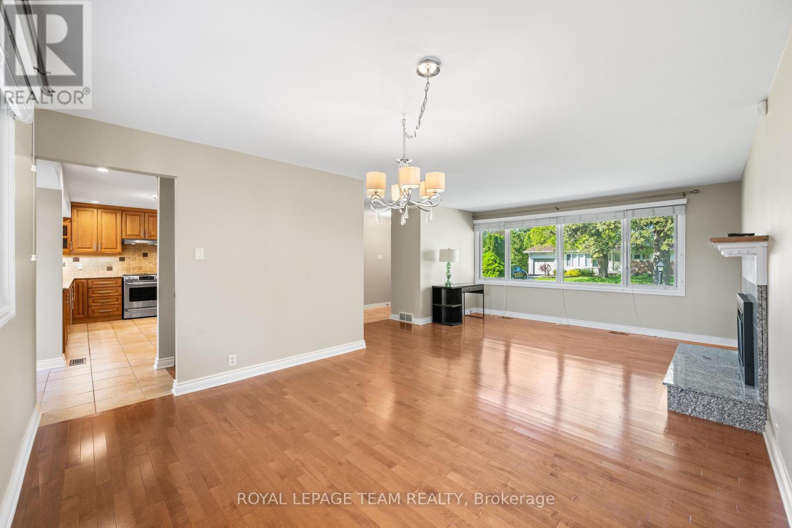 Photo 1 of 3 Millbrook Crescent, Ottawa ON