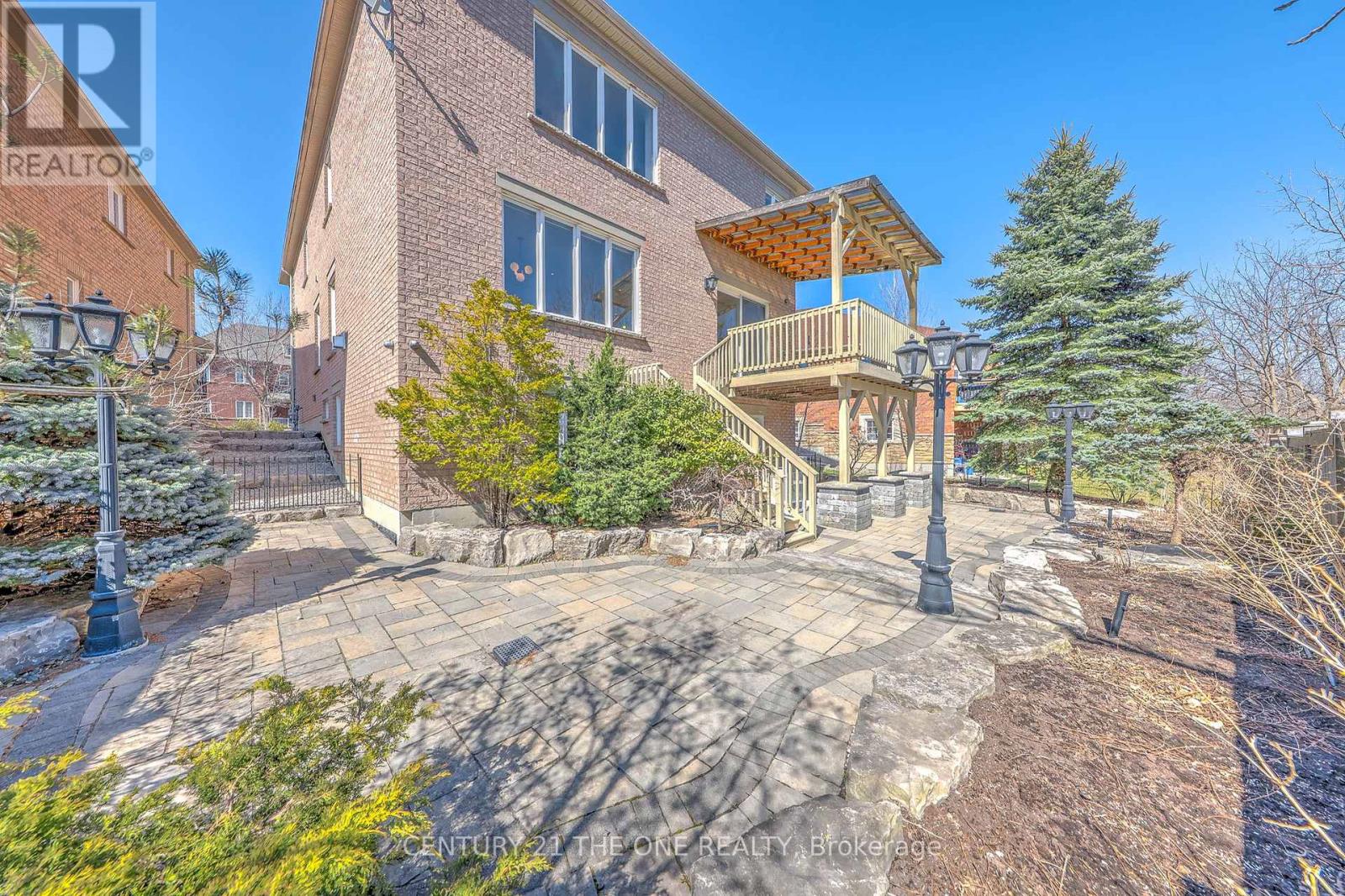 Single Family House for Sale in  RIVERMILL CRESCENT Vaughan (Patterson) 