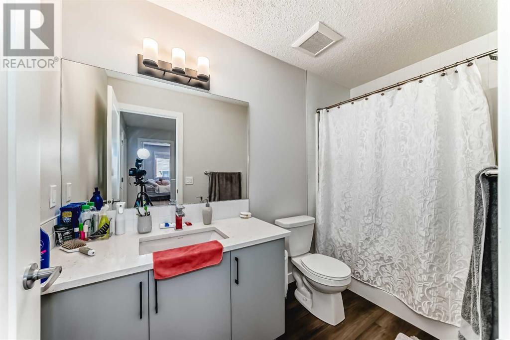 Single Family House for Sale in  Tuscany Summit Square NW Tuscany Calgary 