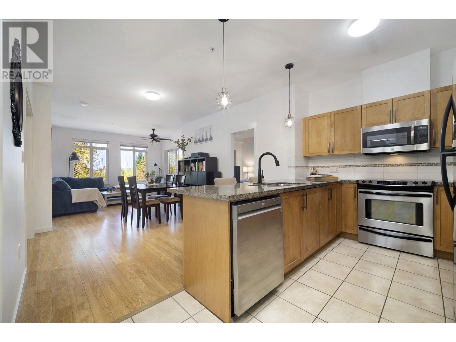 323 12350 HARRIS ROAD, Pitt Meadows real estate listing for sale