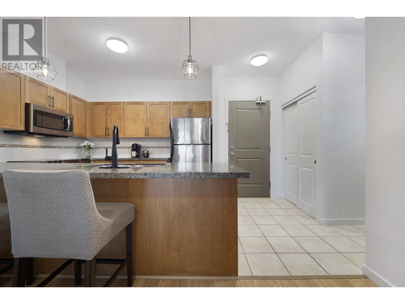 323 12350 HARRIS ROAD, Pitt Meadows real estate listing R3008865