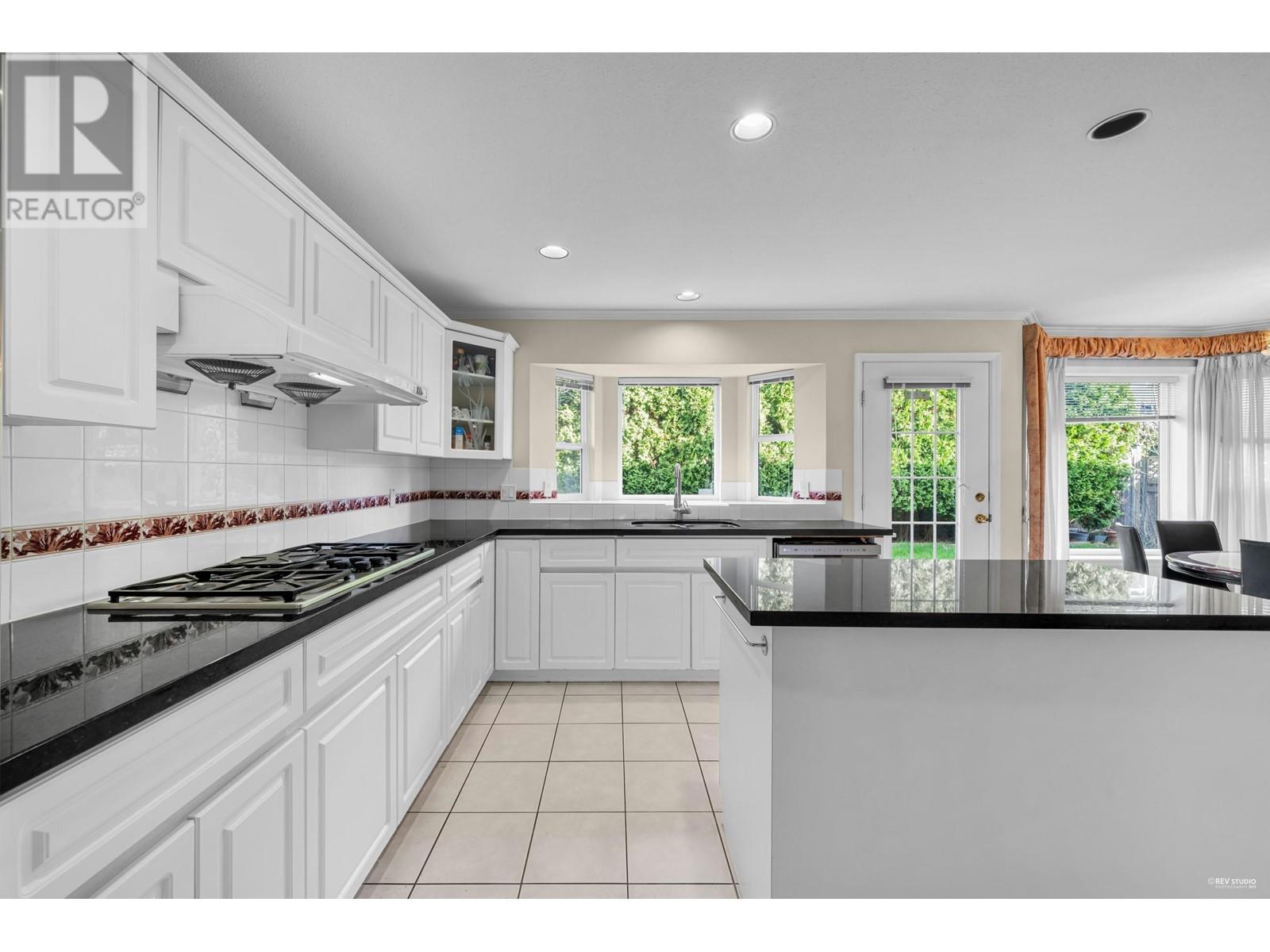 5475 LACKNER Crescent, Richmond