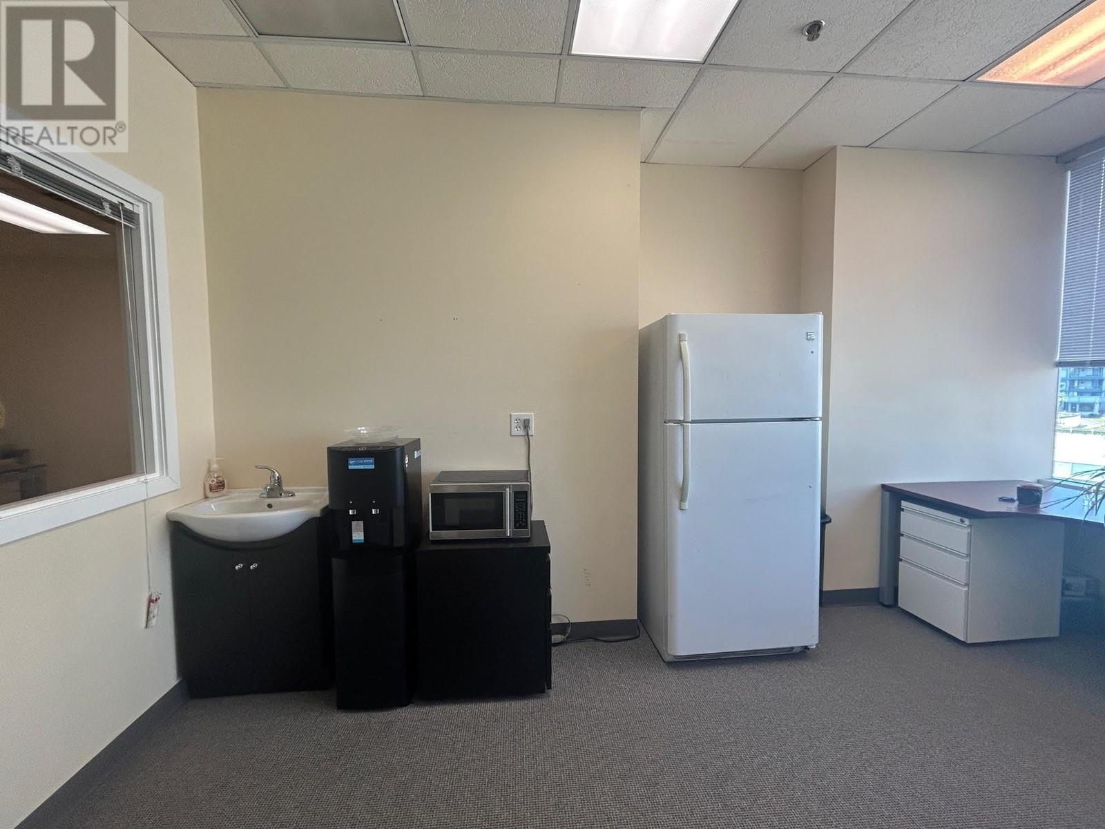 Office in Burnaby - Image 6