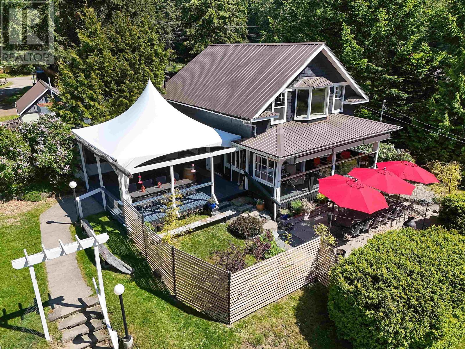 454 VILLAGE BAY ROAD, Mayne Island