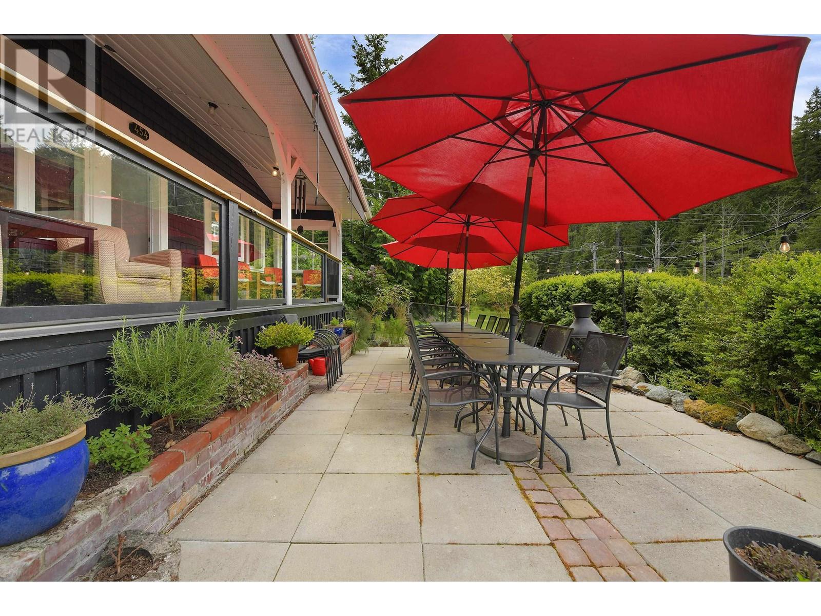 454 VILLAGE BAY ROAD, Mayne Island