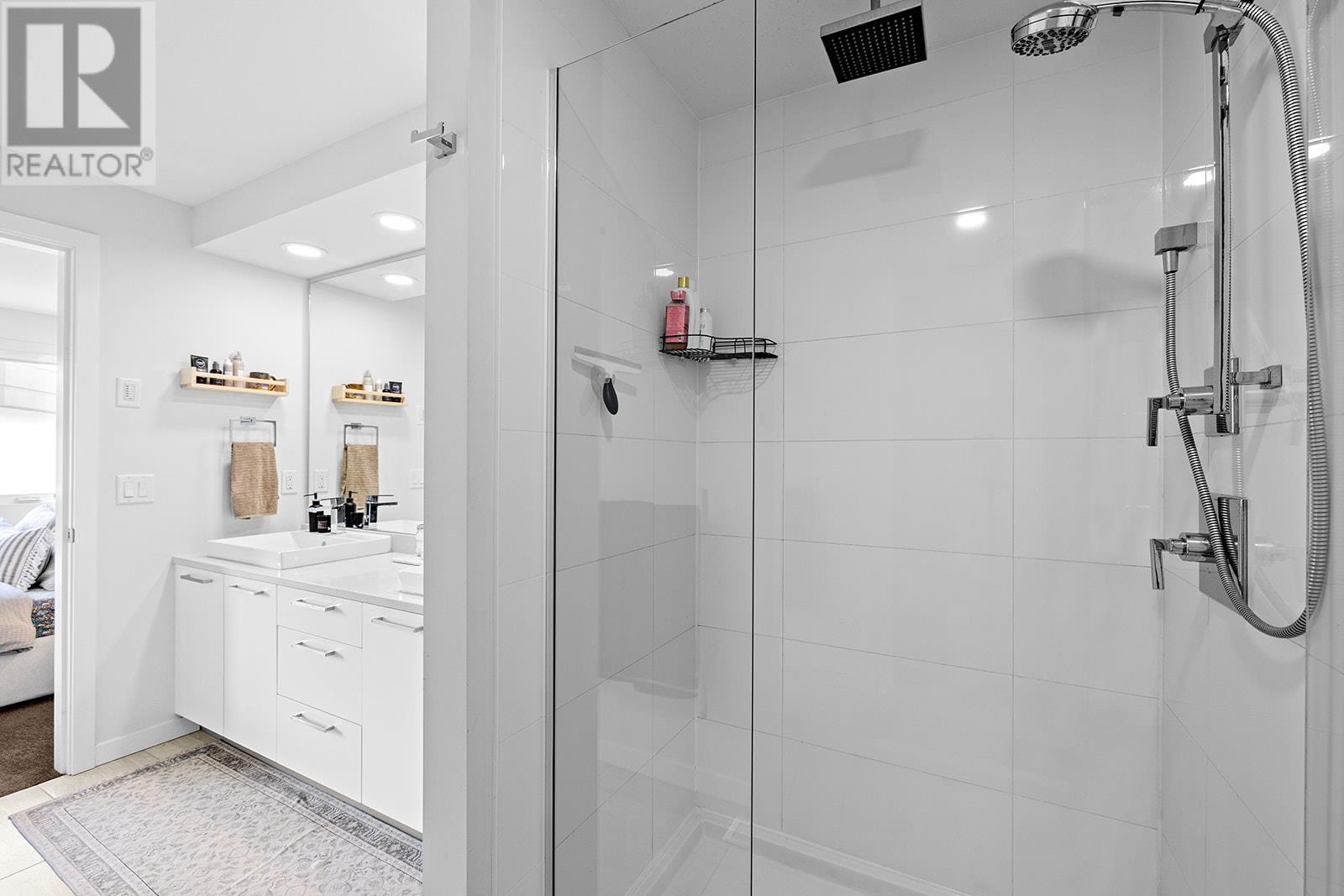4 1515 Highland Drive North, Kelowna