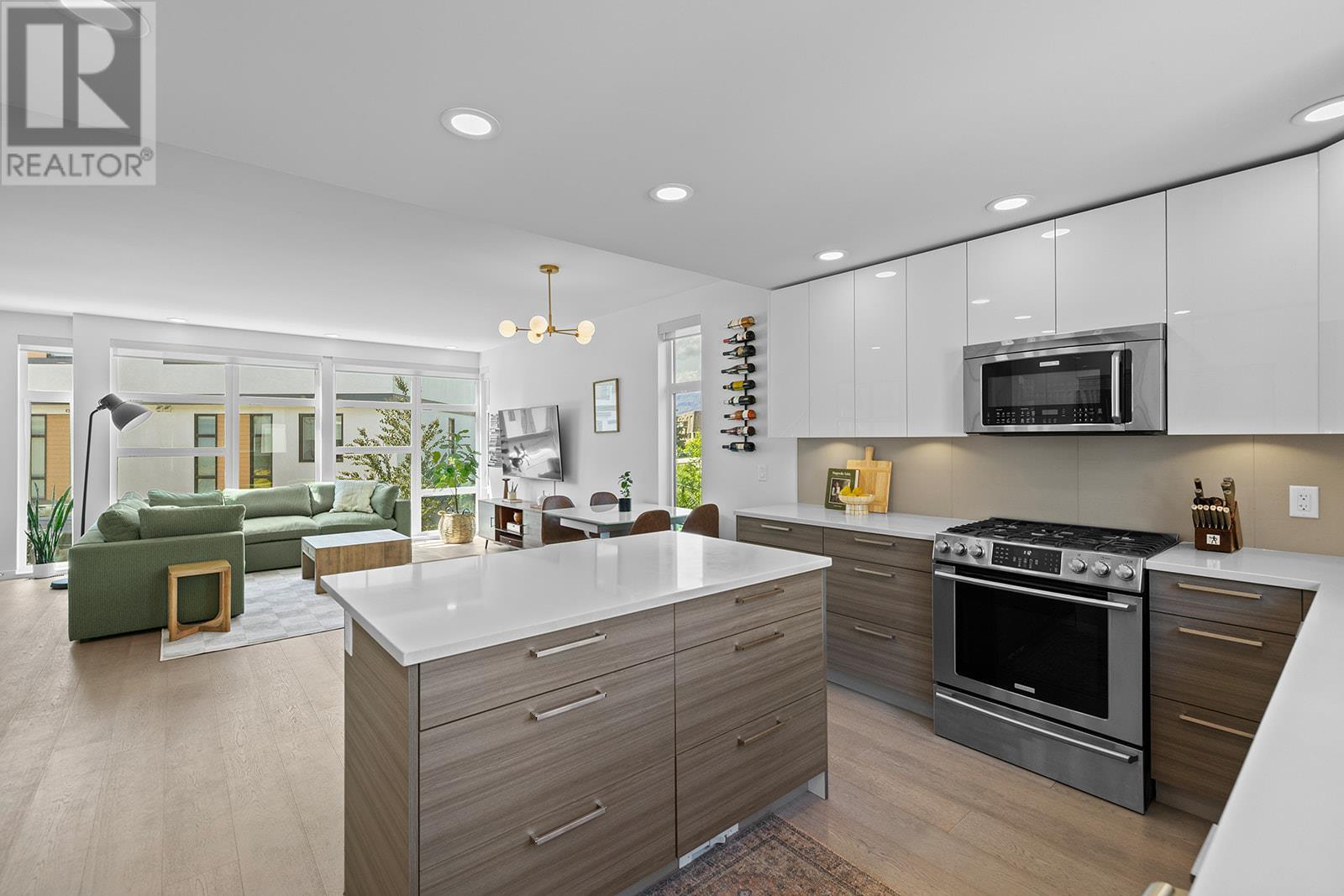 4 1515 Highland Drive North, Kelowna