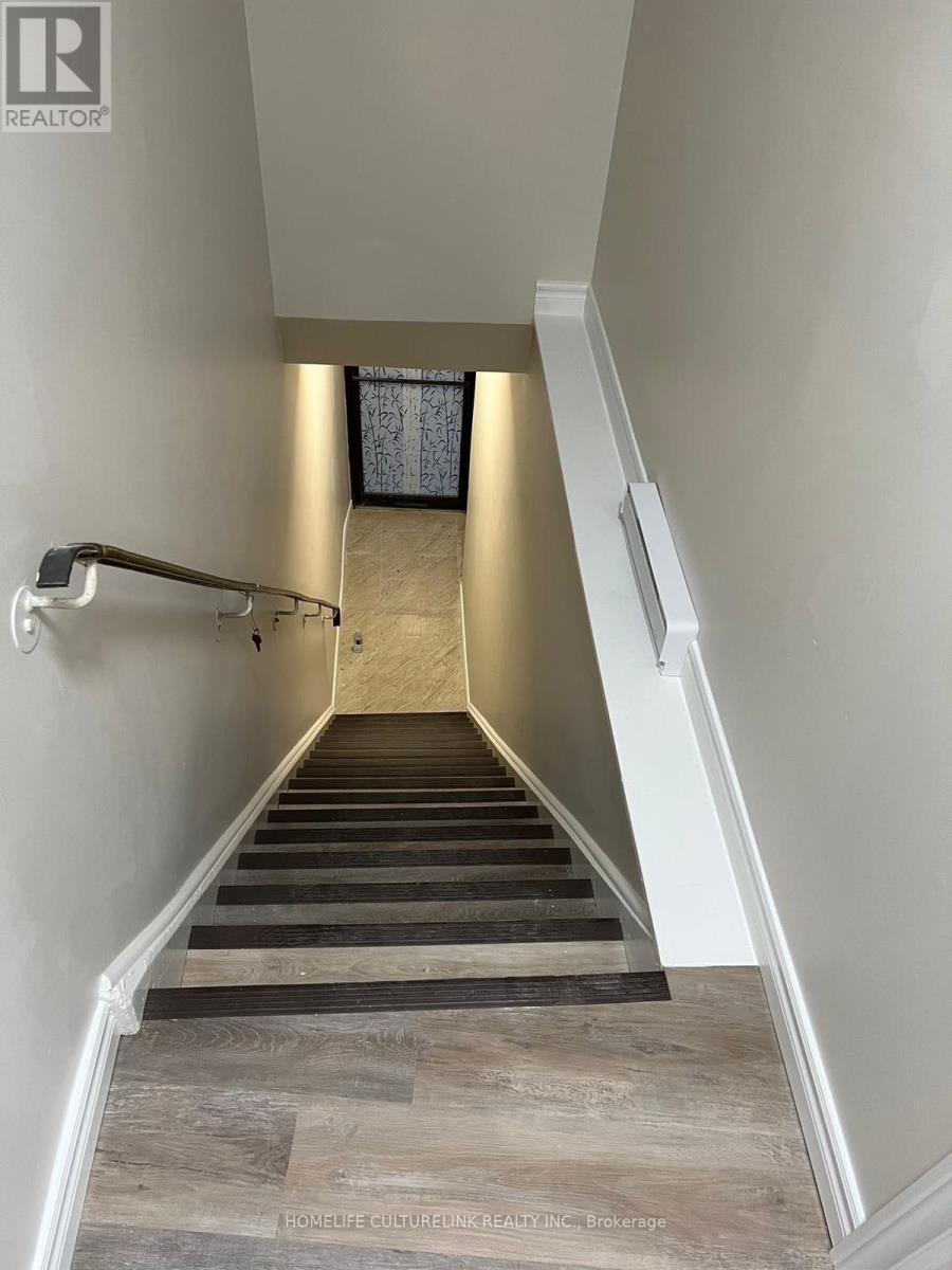 Photo 10 of 2 F 3445 Yonge Street, Toronto ON