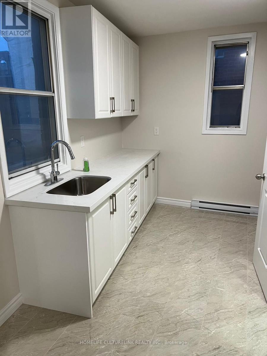 Photo 11 of 2 F 3445 Yonge Street, Toronto ON