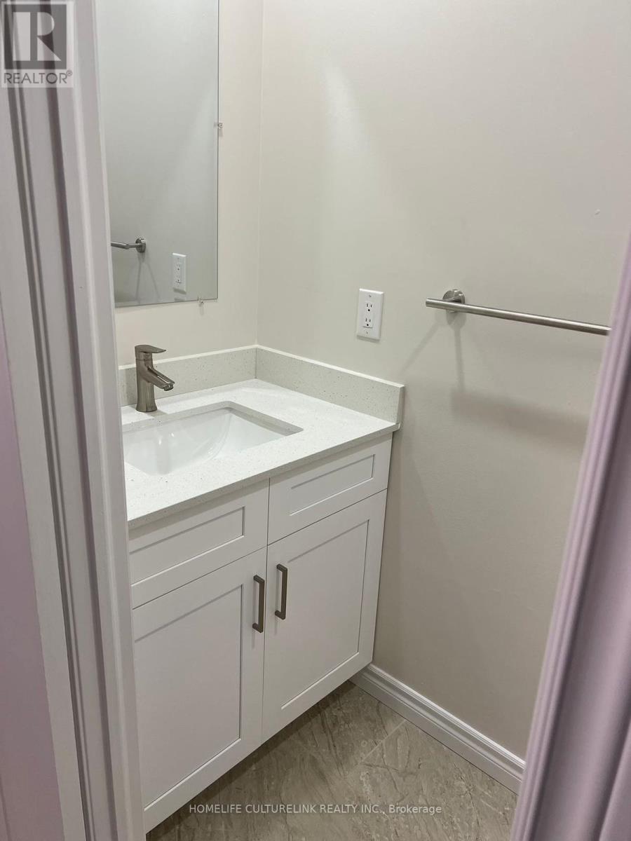Photo 13 of 2 F 3445 Yonge Street, Toronto ON
