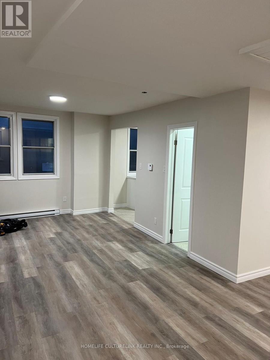 Photo 2 of 2 F 3445 Yonge Street, Toronto ON