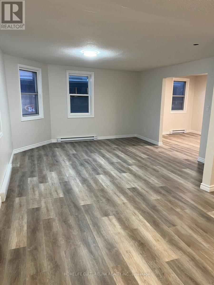 Photo 3 of 2 F 3445 Yonge Street, Toronto ON