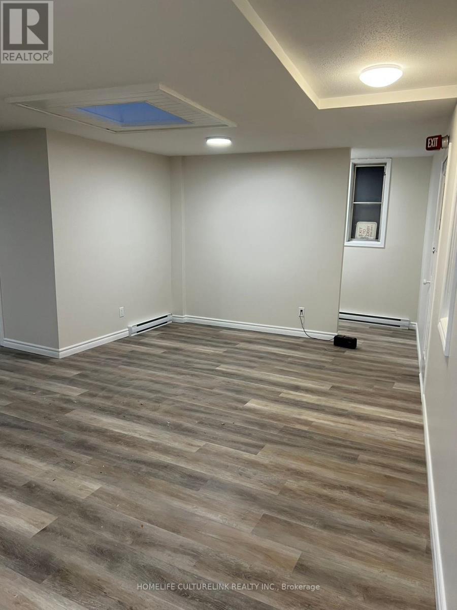Photo 6 of 2 F 3445 Yonge Street, Toronto ON