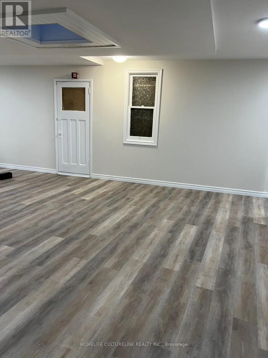 Photo 8 of 2 F 3445 Yonge Street, Toronto ON