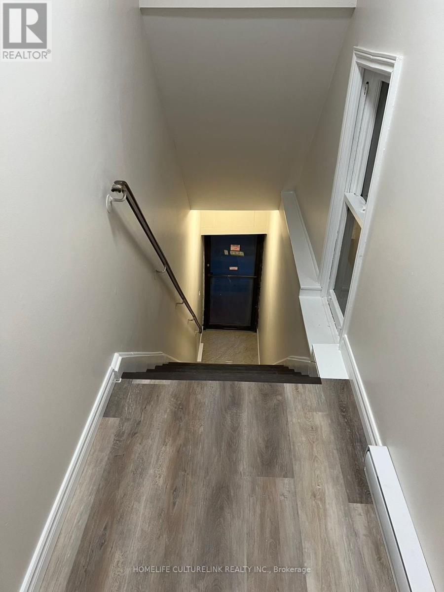 Photo 9 of 2 F 3445 Yonge Street, Toronto ON