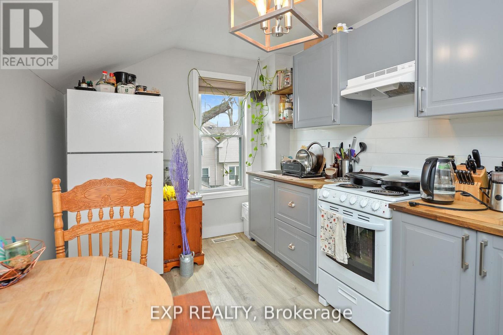 Photo 20 of 96 York Street, St Catharines ON