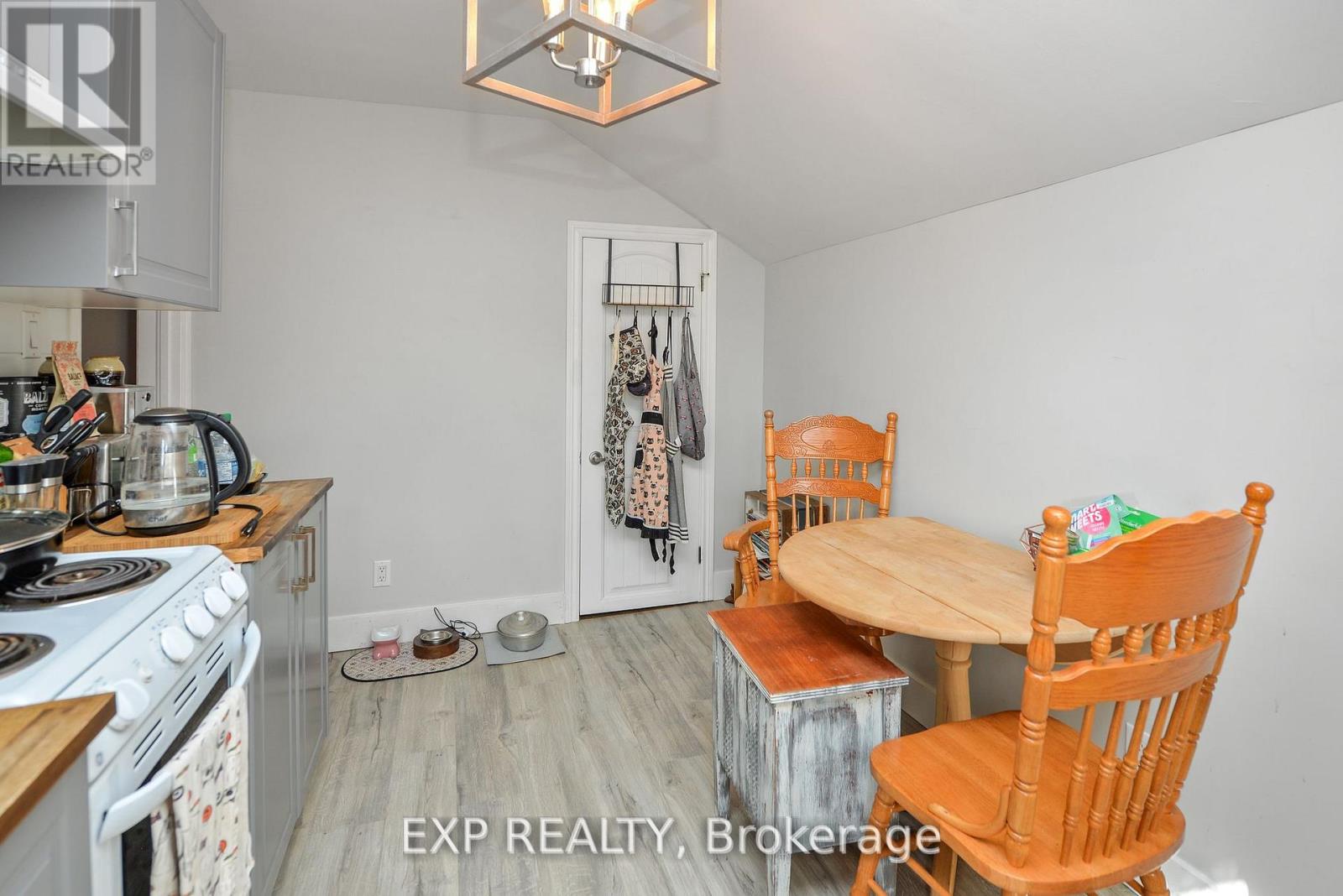 Photo 8 of 96 York Street, St Catharines ON
