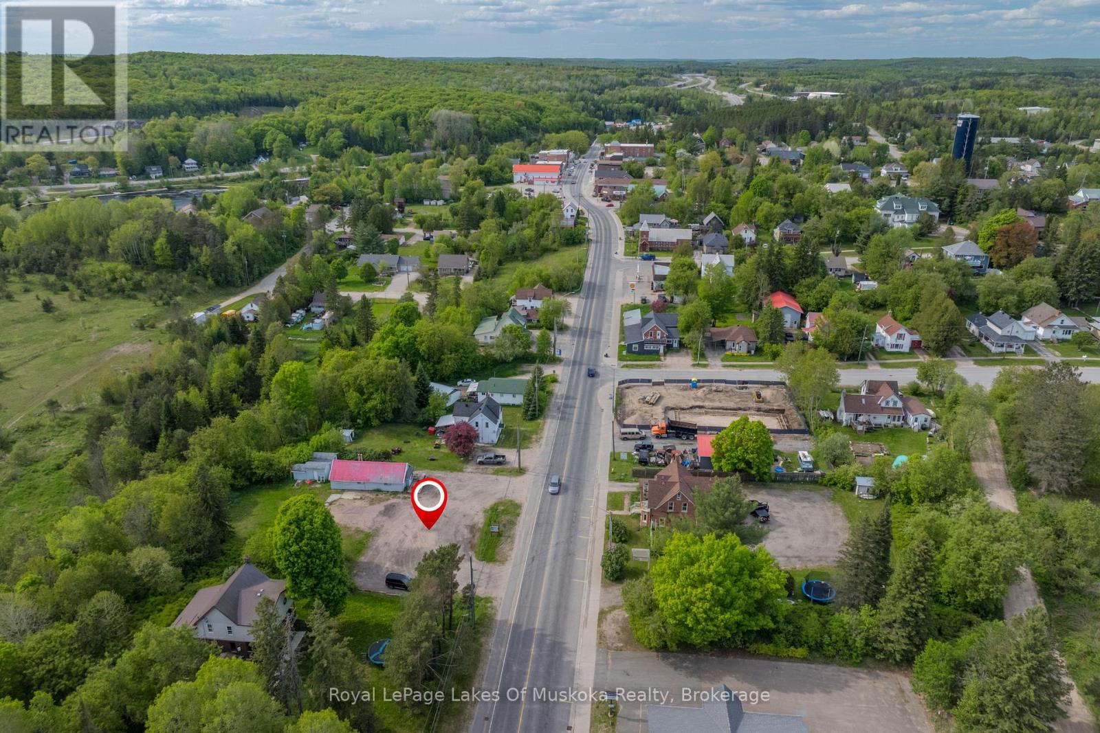 Photo 3 of 117 Ontario Street, Burks Falls ON