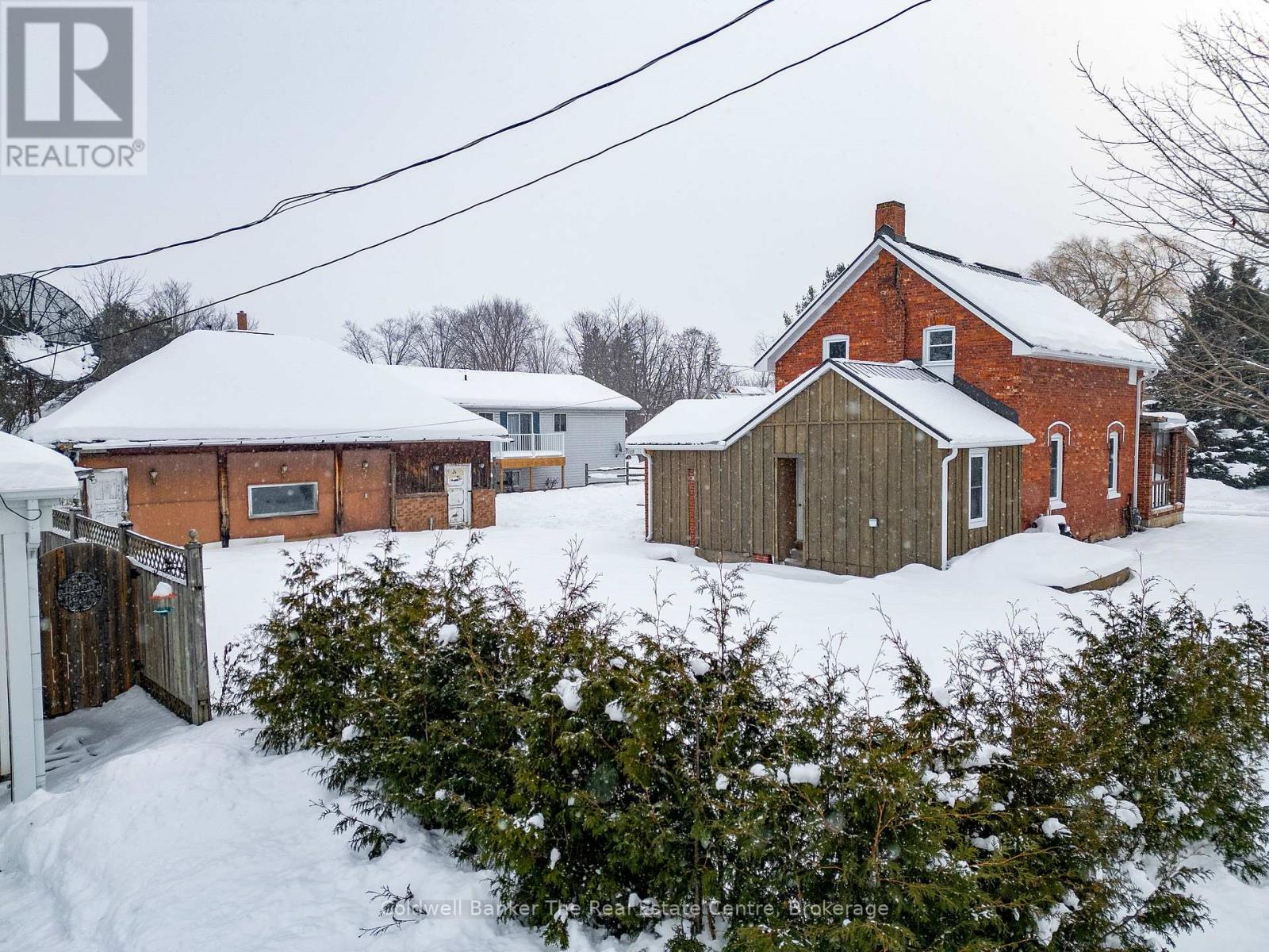 Photo 6 of 24 Elizabeth Street W, Clearview ON
